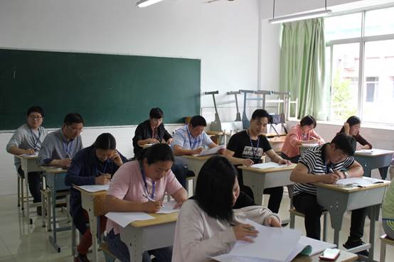 说明: E:\X学管新闻报道\2018上\4月\20180426班主任基本功大赛\班主任基本功照片\班主任基本功照片\IMG_4411.JPG