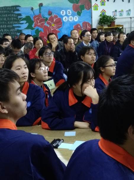 说明: C:\Users\Administrator\Desktop\承传统、学感恩—感恩父母\承传统、学感恩—感恩父母\IMG_20171114_153352.jpg