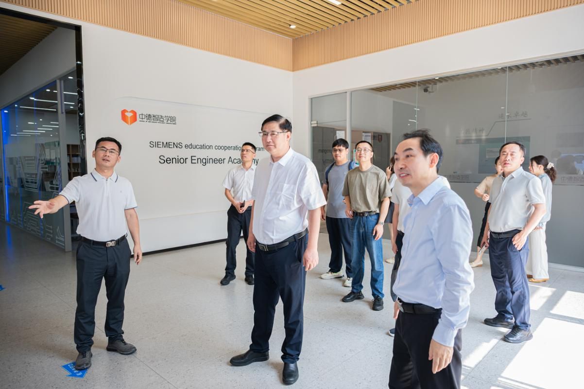 深圳技师参观3.JPG