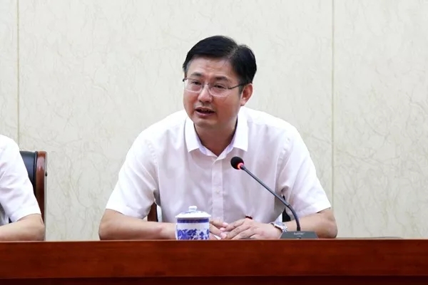 省交通运输厅副厅长王寅中为学院全体党员干部上党课